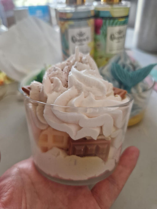 Bougie Chocolat au lait ( modèle différent )
